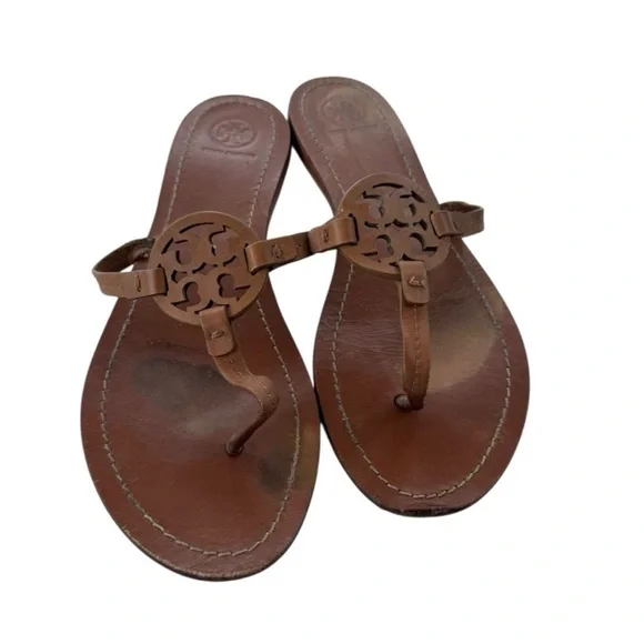 Elegant Tory Burch Miller Logo Tan Leather Sandals - Picture 2 of 8